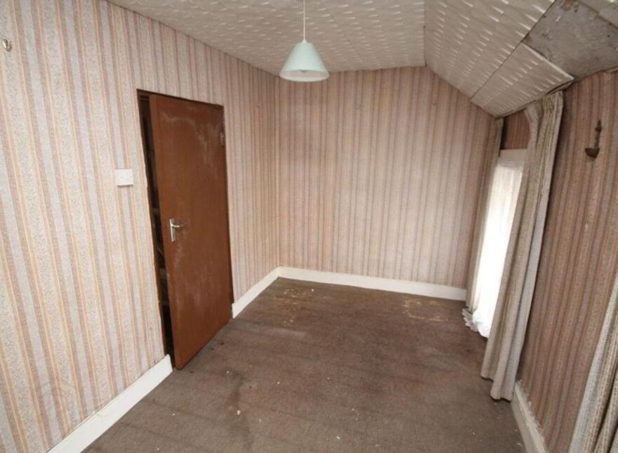 Mill Road, Bandon, P72W993