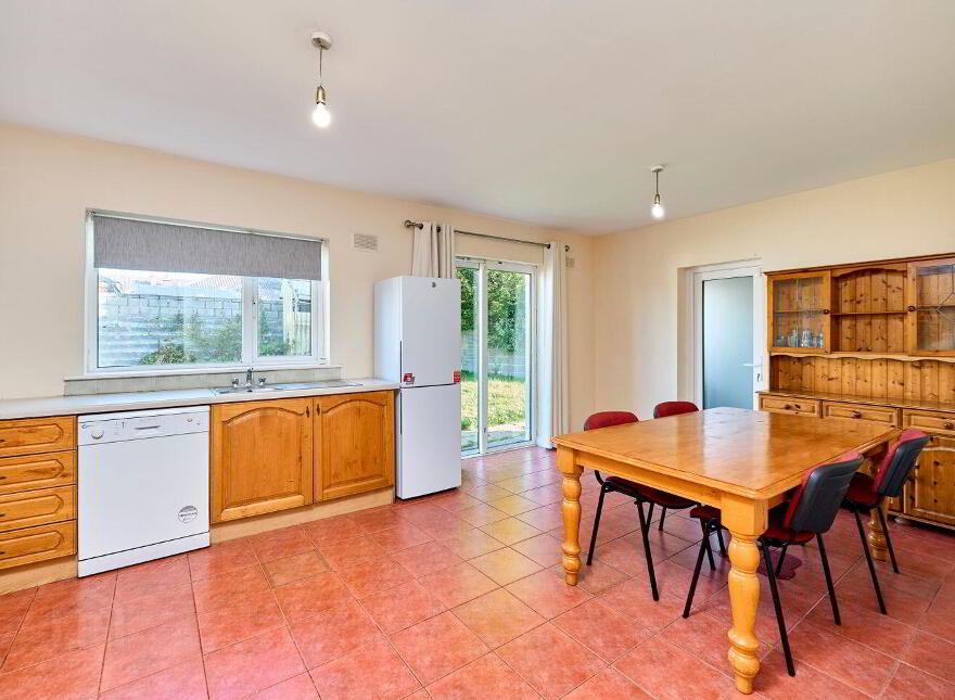 23 New Inn, Enfield, A83Y882
