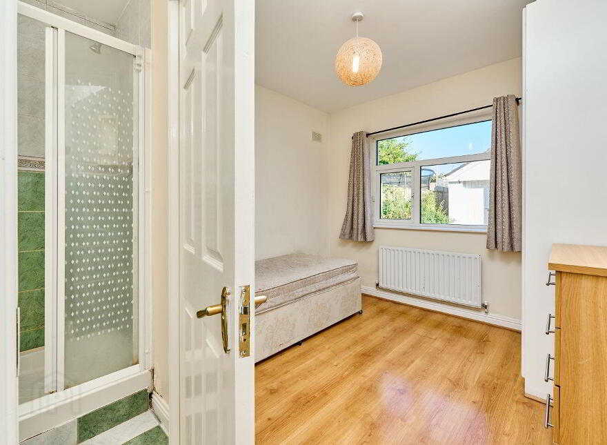 23 New Inn, Enfield, A83Y882