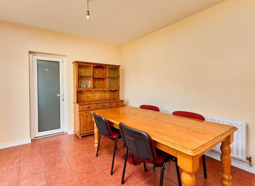 23 New Inn, Enfield, A83Y882