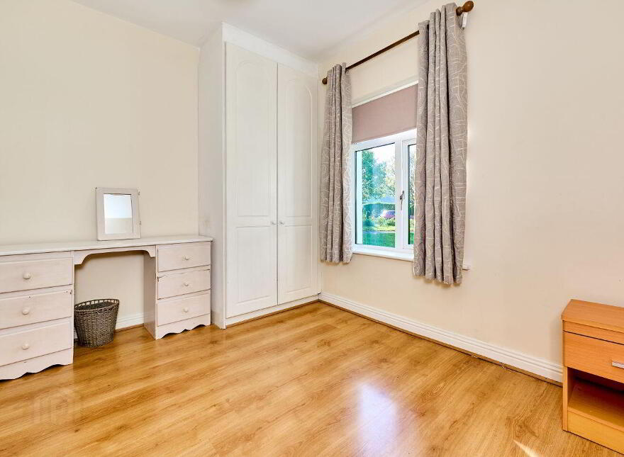 23 New Inn, Enfield, A83Y882