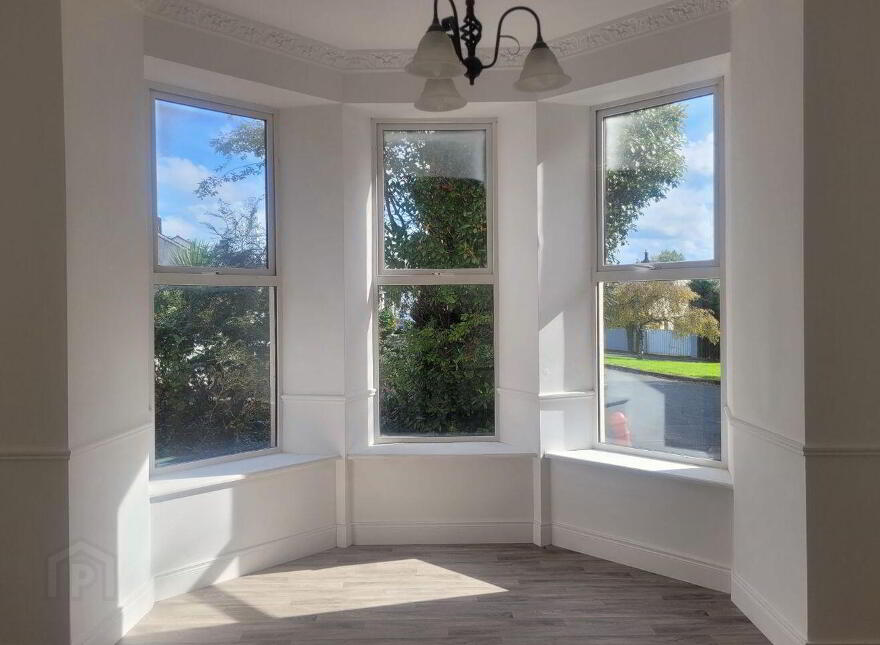 5 Fairfield Court, Montree Row, Athlone, N37YX78
