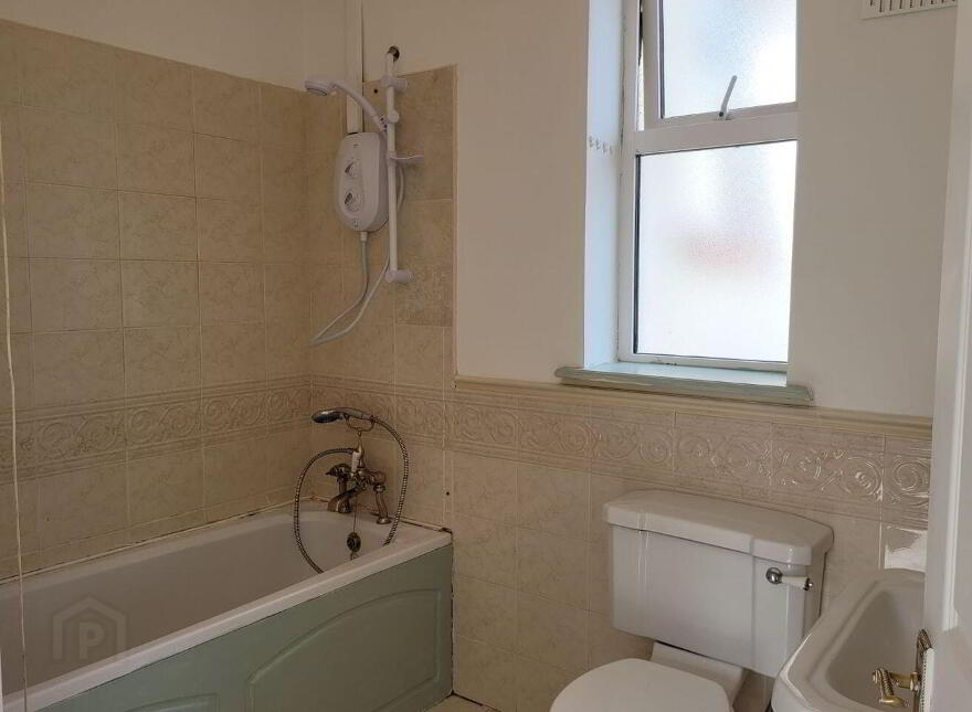 5 Fairfield Court, Montree Row, Athlone, N37YX78