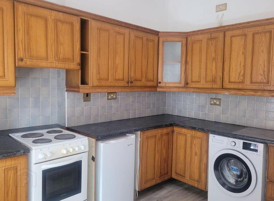 5 Fairfield Court, Montree Row, Athlone, N37YX78