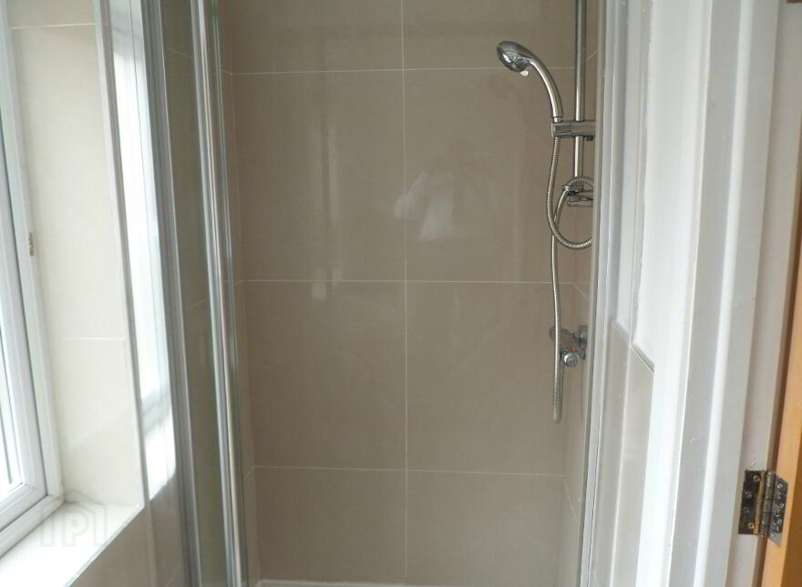 Apt 3, 53 University Street, Belfast, BT7 1FY