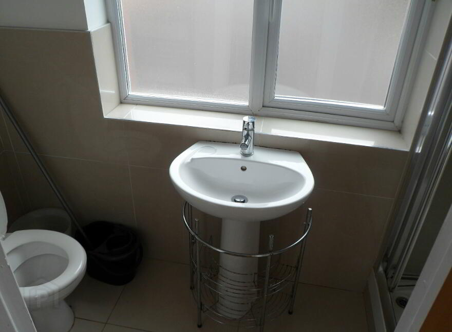Apt 3, 53 University Street, Belfast, BT7 1FY