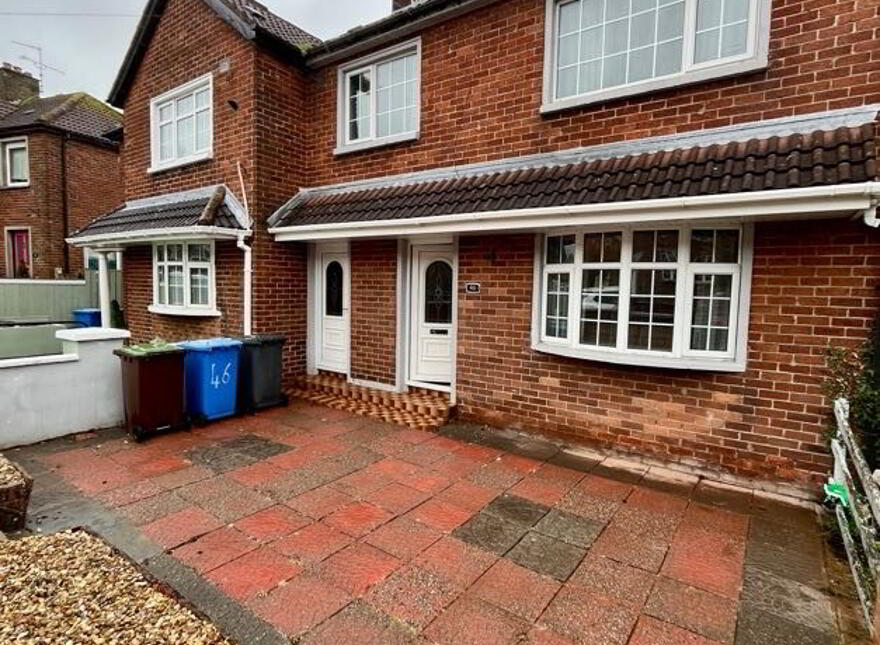 46 Leenan Gardens, Creggan, Derry/Londonderry, BT48 9NG