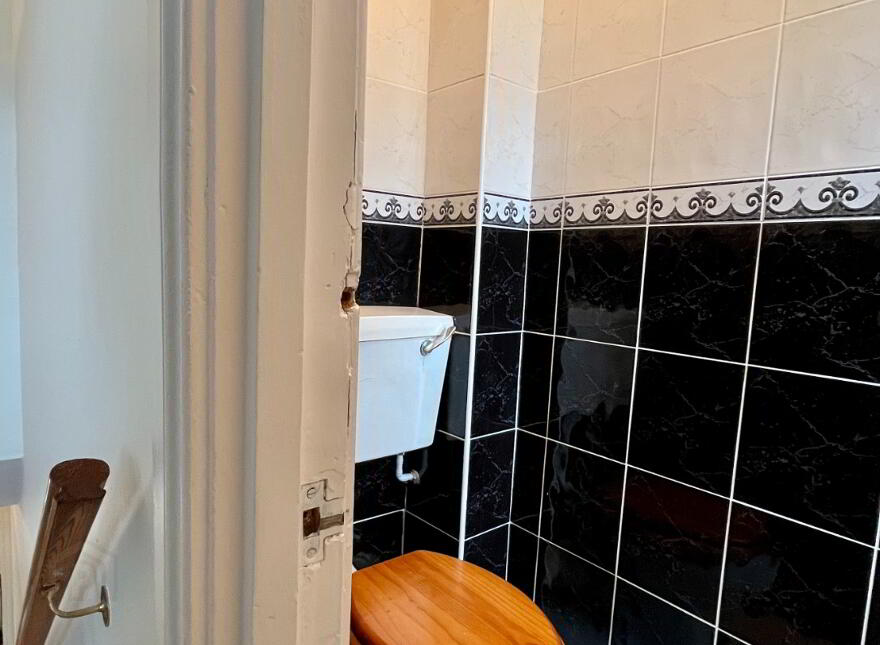 46 Leenan Gardens, Creggan, Derry/Londonderry, BT48 9NG