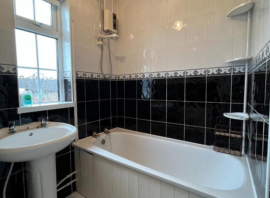 46 Leenan Gardens, Creggan, Derry/Londonderry, BT48 9NG