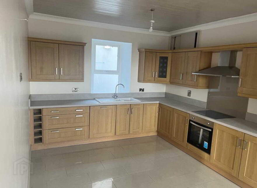 The Haw Lifford, Lifford, F93X63X
