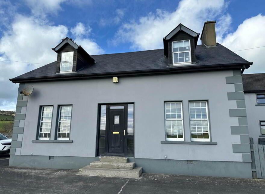 The Haw Lifford, Lifford, F93X63X