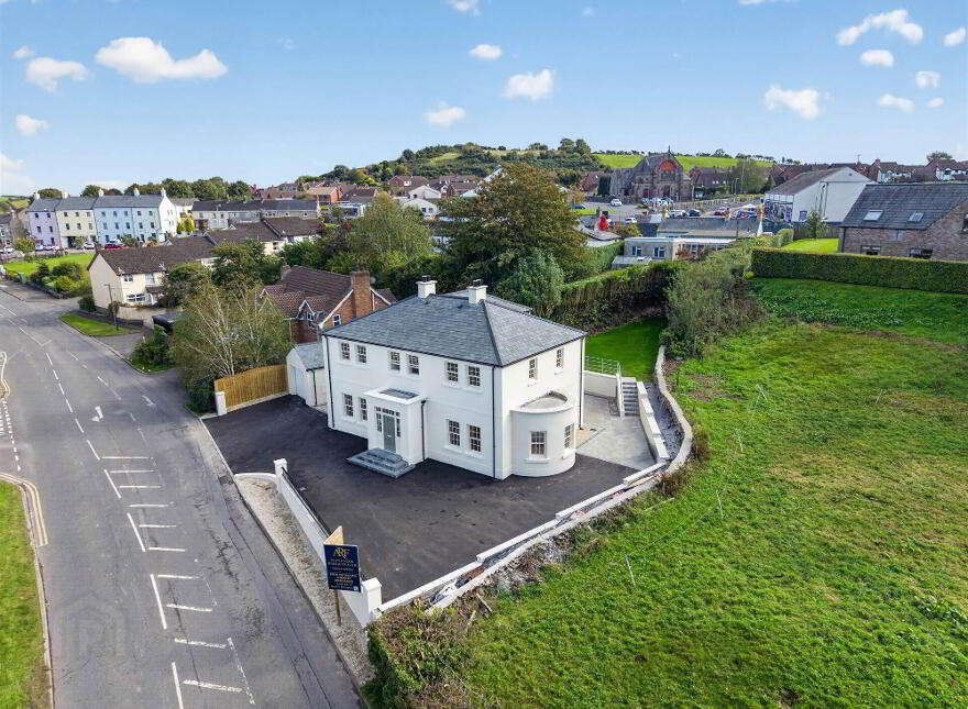 22 Lisburn Road, Saintfield, BT24 7AL