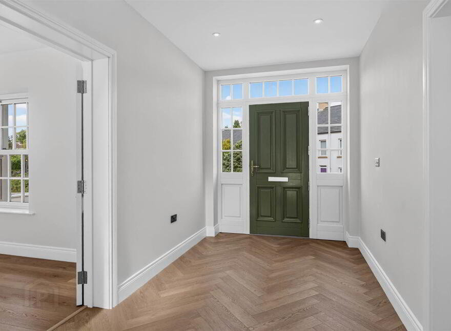 22 Lisburn Road, Saintfield, BT24 7AL