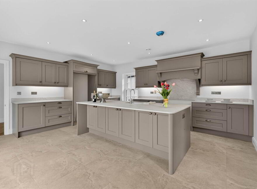 22 Lisburn Road, Saintfield, BT24 7AL