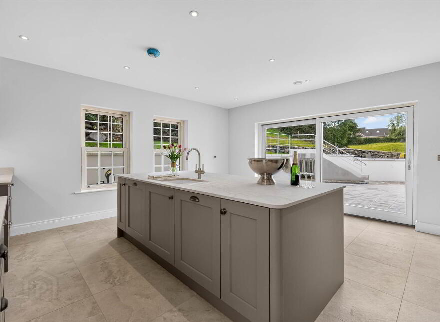 22 Lisburn Road, Saintfield, BT24 7AL