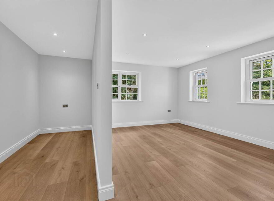 22 Lisburn Road, Saintfield, BT24 7AL