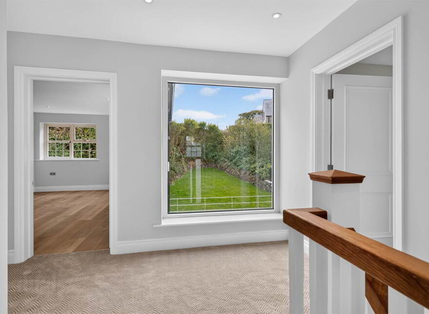22 Lisburn Road, Saintfield, BT24 7AL