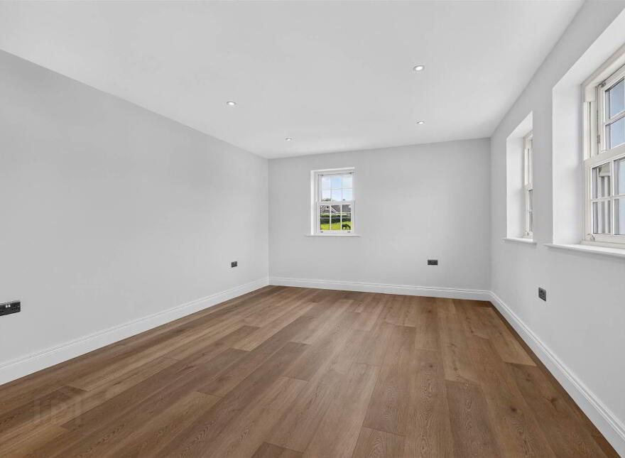 22 Lisburn Road, Saintfield, BT24 7AL