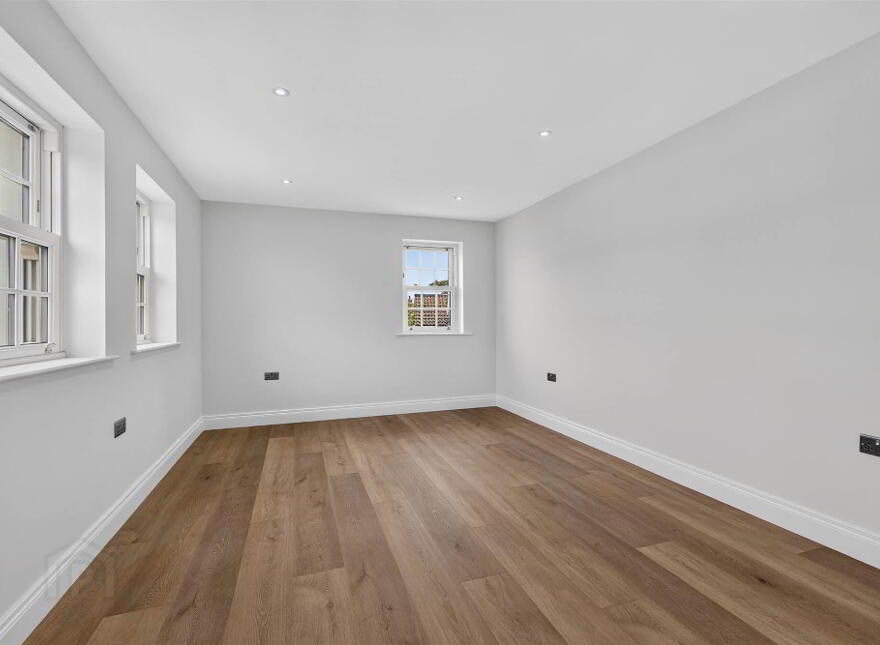 22 Lisburn Road, Saintfield, BT24 7AL