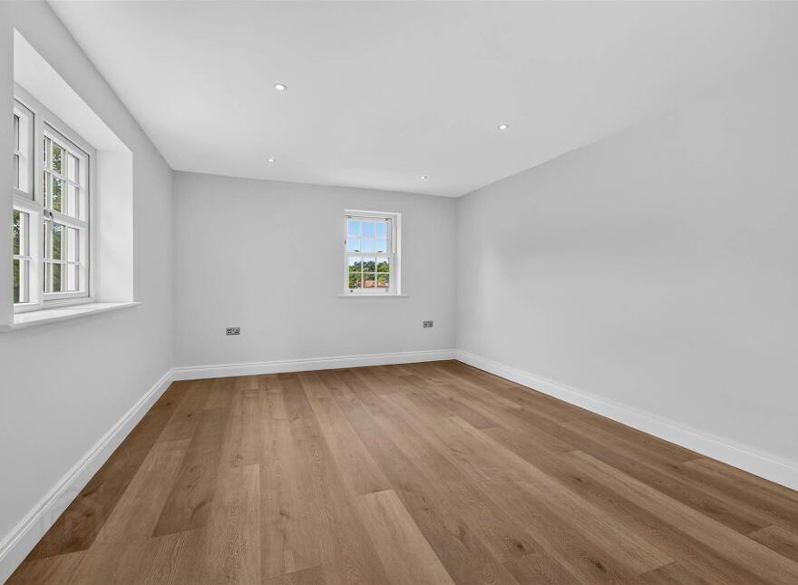 22 Lisburn Road, Saintfield, BT24 7AL