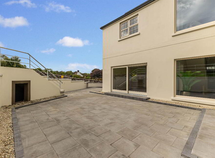 22 Lisburn Road, Saintfield, BT24 7AL