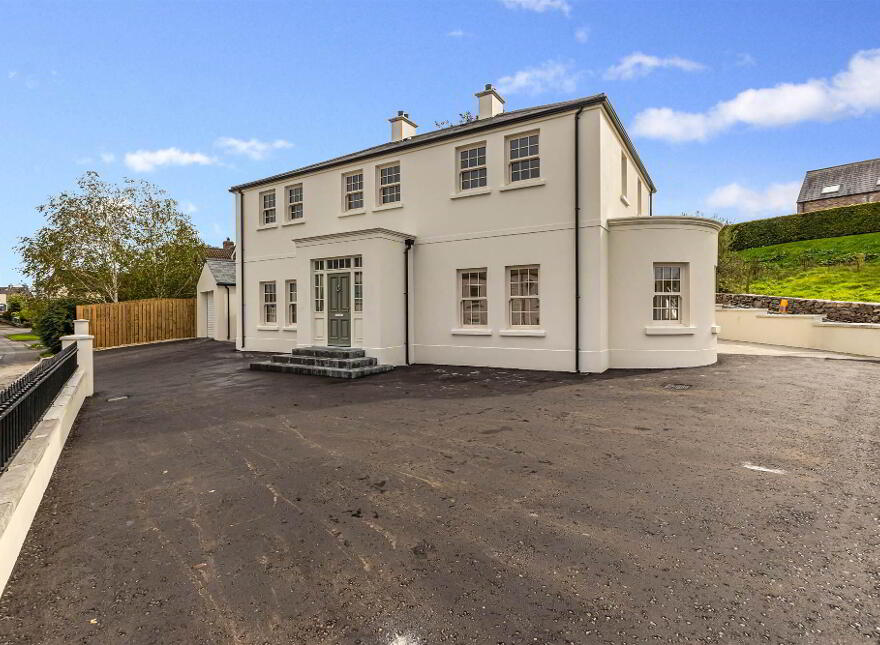 22 Lisburn Road, Saintfield, BT24 7AL
