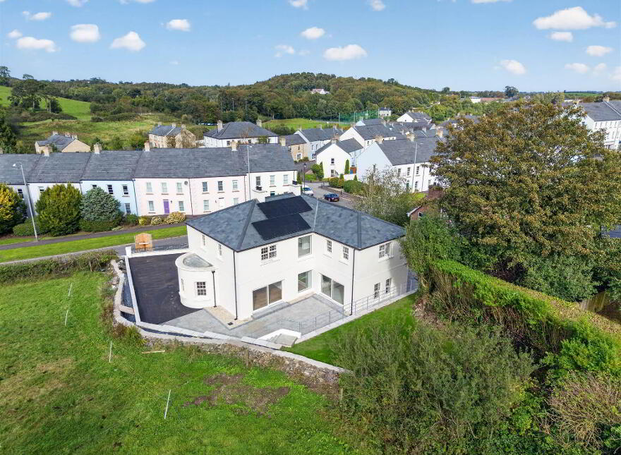 22 Lisburn Road, Saintfield, BT24 7AL