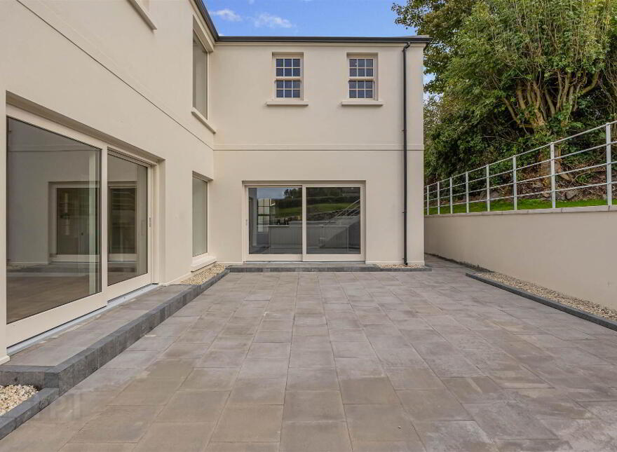 22 Lisburn Road, Saintfield, BT24 7AL