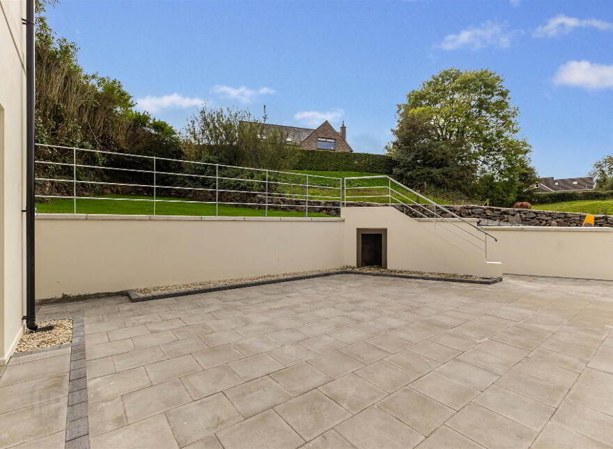22 Lisburn Road, Saintfield, BT24 7AL