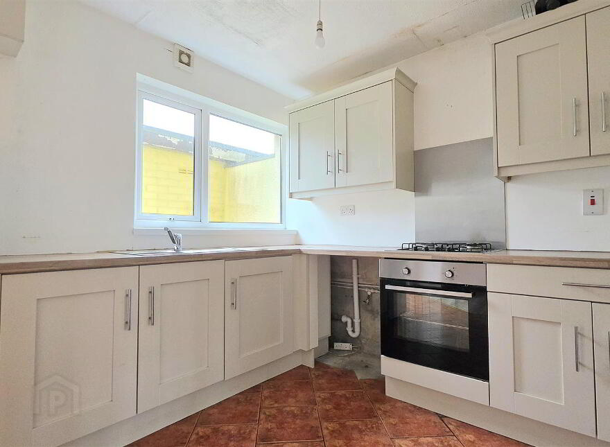 15 Model Avenue, Carrickfergus, BT38