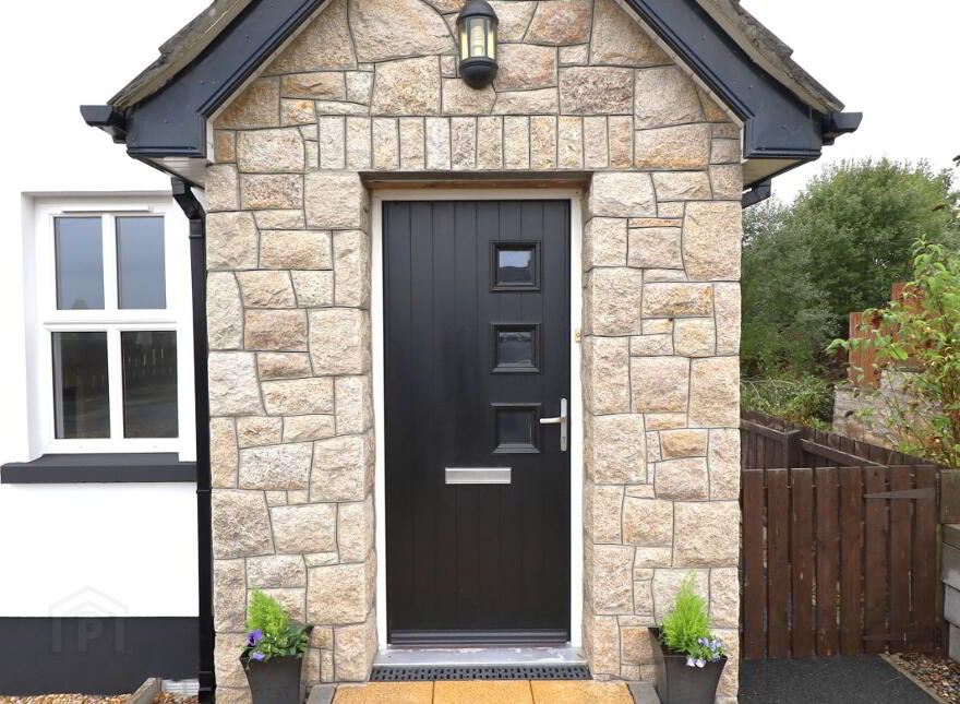 2 Barbrook Court, Dromore, BT25 1TT
