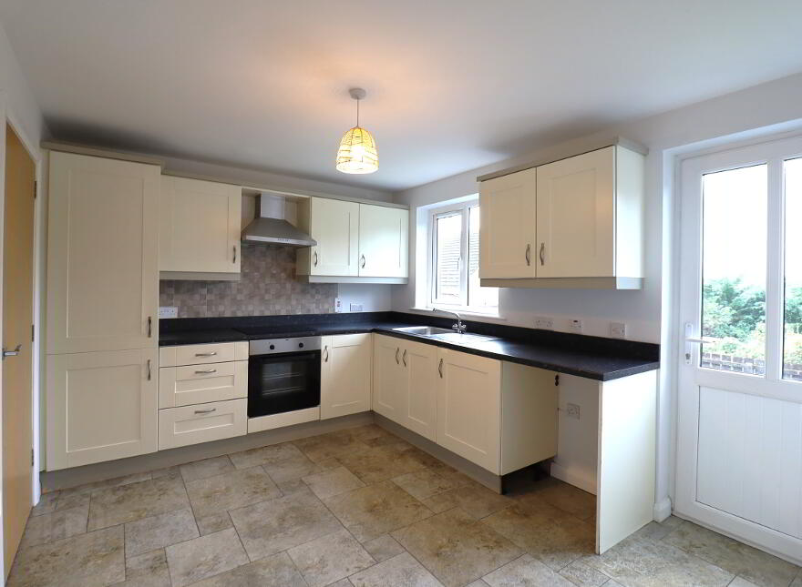 2 Barbrook Court, Dromore, BT25 1TT