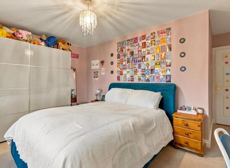 13 The Lawn, Walshestown Park, Newbridge, W12NP84