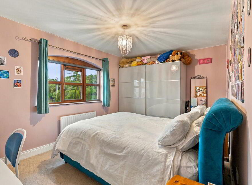 13 The Lawn, Walshestown Park, Newbridge, W12NP84