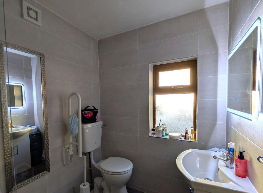 Forth Village, Kinaffe, Swinford, F12W2T8