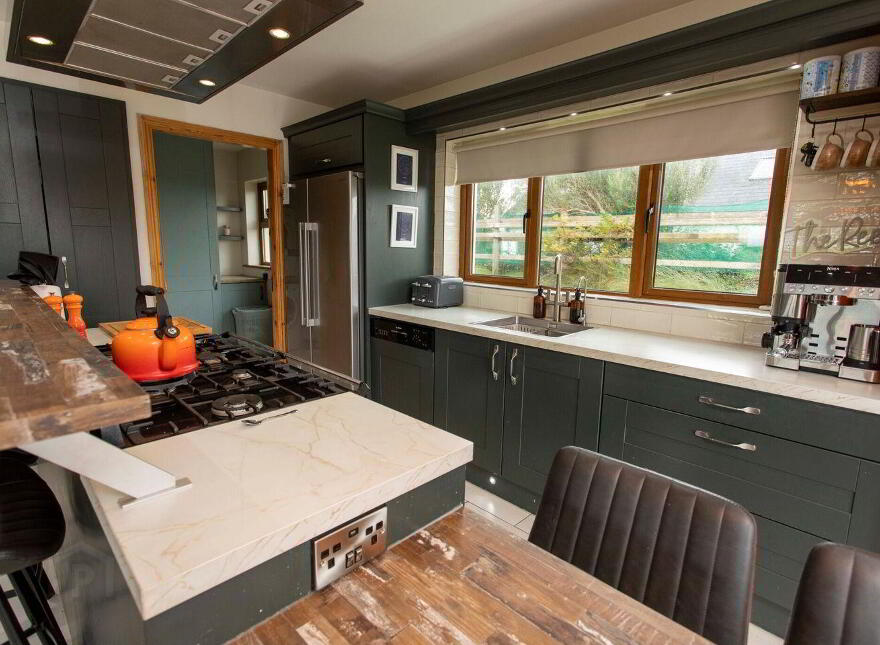 Sandy Lane, Banna, Banna, V92TN23