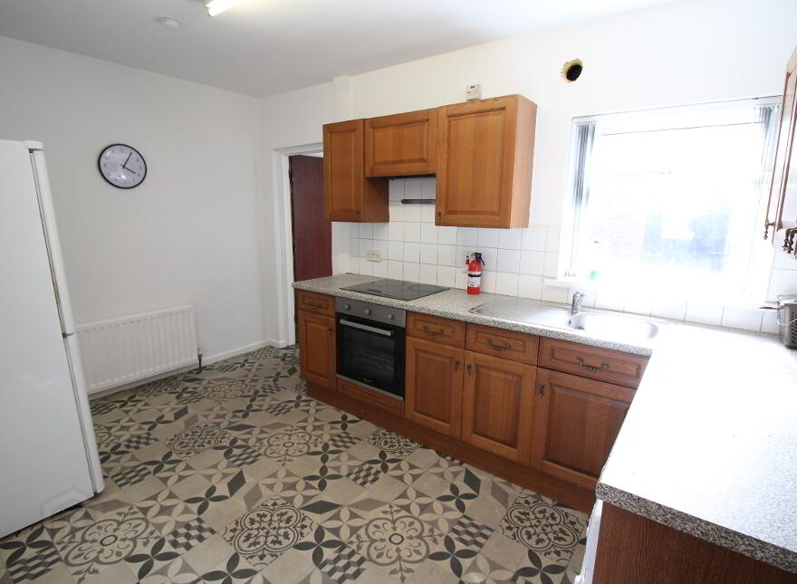8 Bloomfield Crescent, Belfast, BT5 5AT