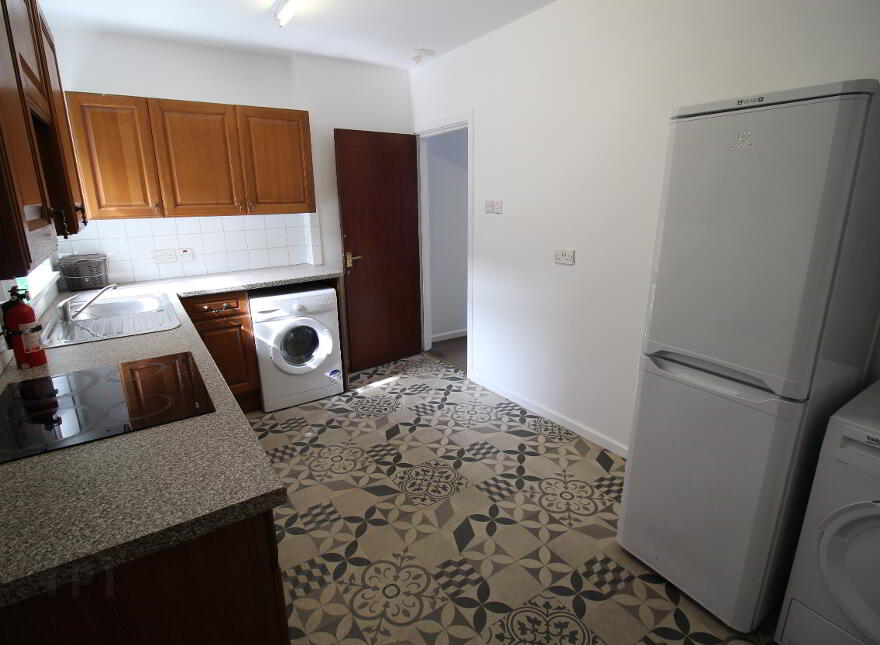 8 Bloomfield Crescent, Belfast, BT5 5AT