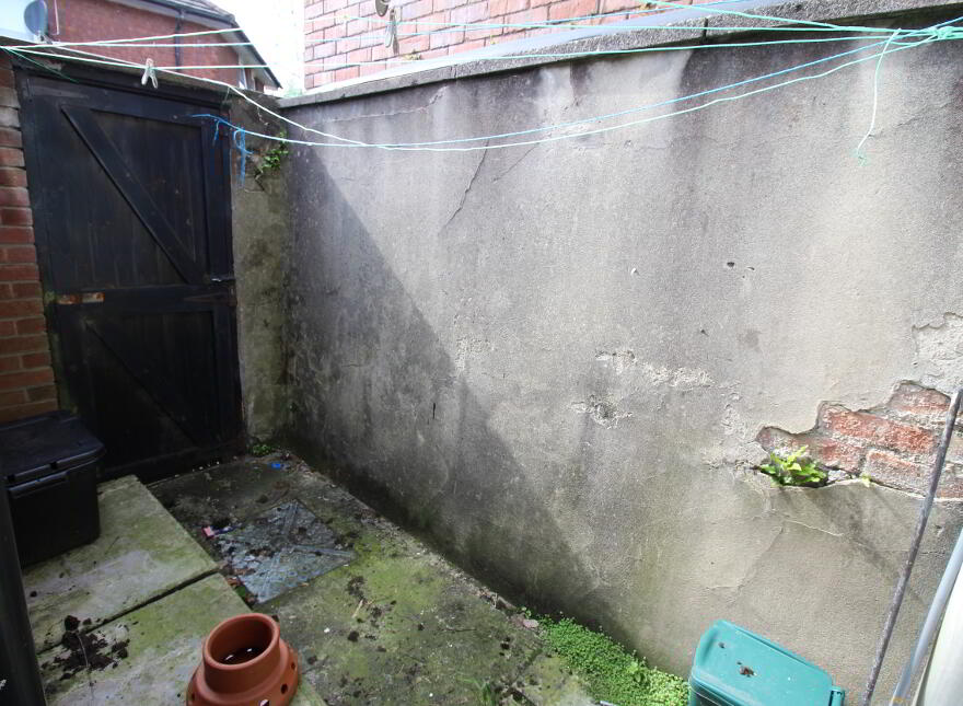 8 Bloomfield Crescent, Belfast, BT5 5AT