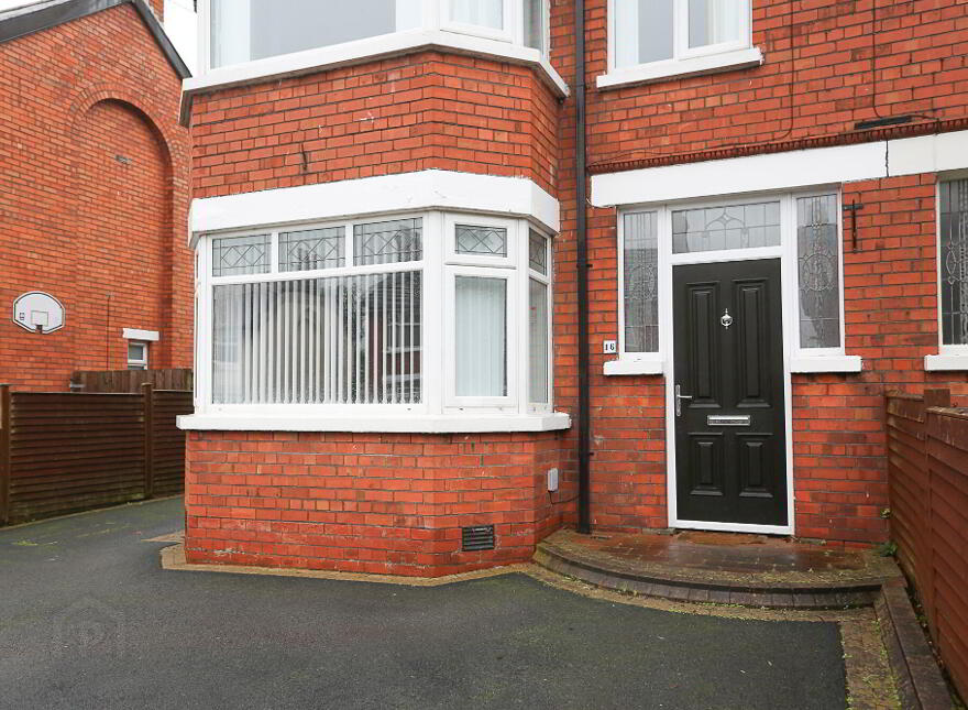 16 Graham Gardens, Belfast, BT6 9FB