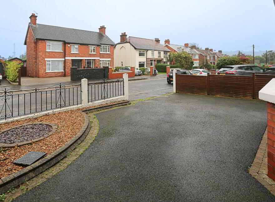 16 Graham Gardens, Belfast, BT6 9FB
