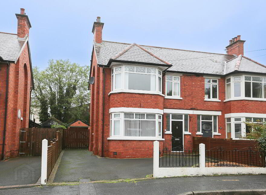 16 Graham Gardens, Belfast, BT6 9FB