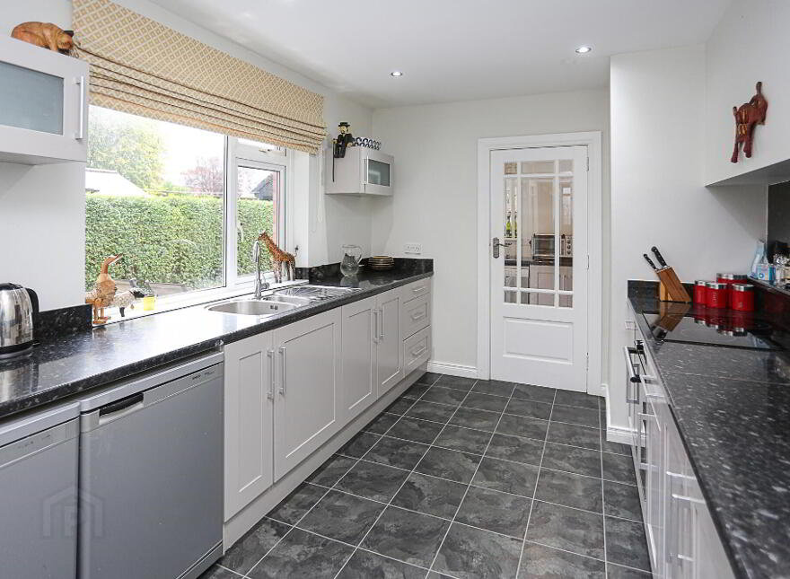 16 Graham Gardens, Belfast, BT6 9FB