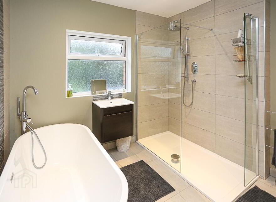 16 Graham Gardens, Belfast, BT6 9FB