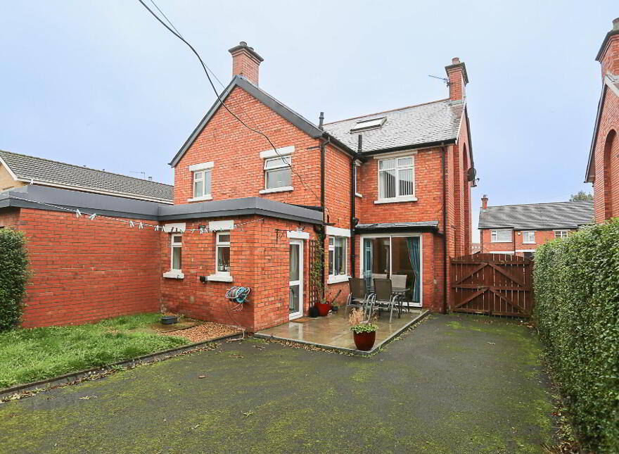 16 Graham Gardens, Belfast, BT6 9FB