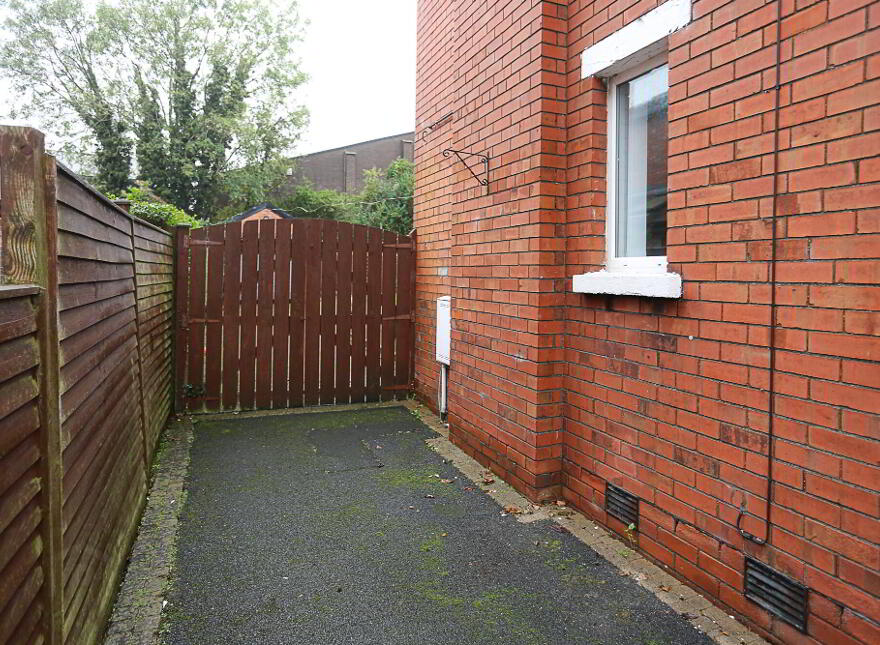 16 Graham Gardens, Belfast, BT6 9FB