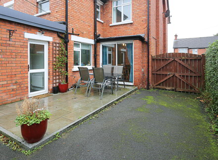 16 Graham Gardens, Belfast, BT6 9FB
