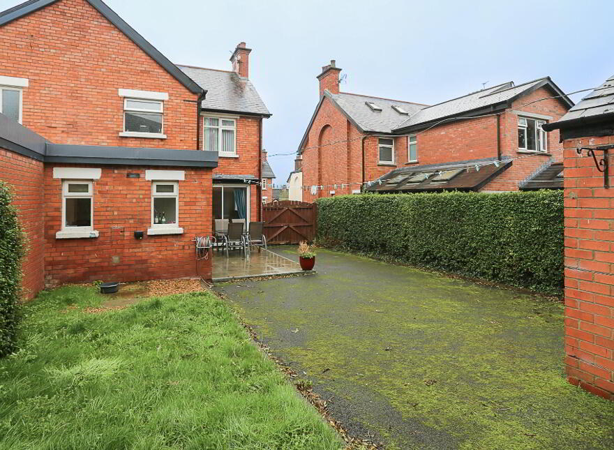 16 Graham Gardens, Belfast, BT6 9FB