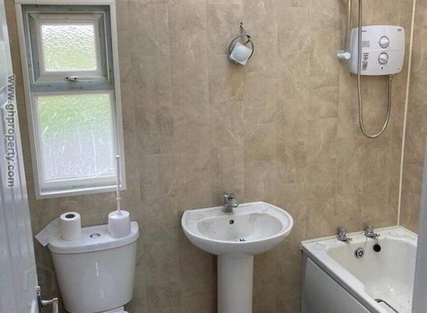 Whites House, Dromore, Ballinamore, N41C3V8