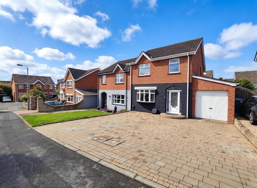 3 Lyndhurst Path, Belfast, BT13 3XY